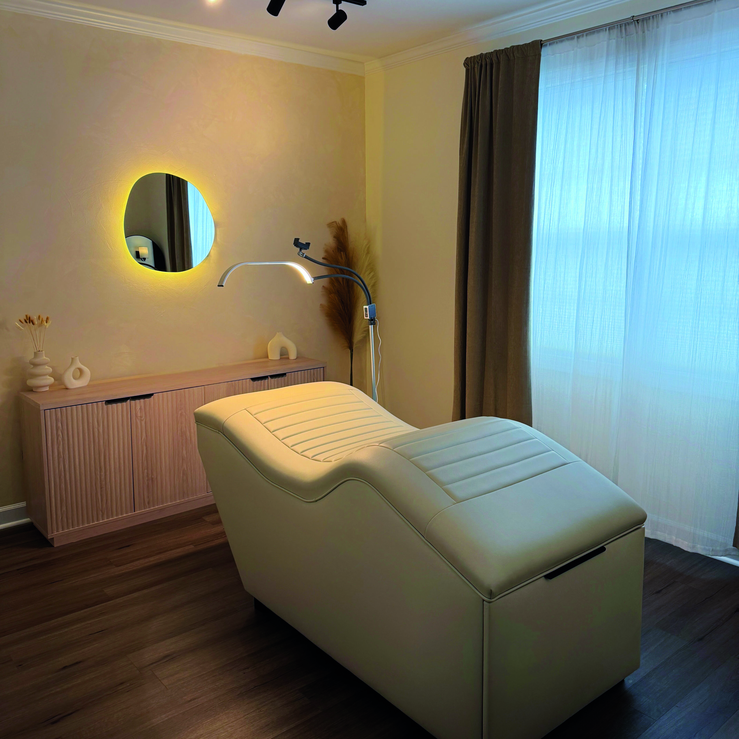 Arlis Artistry Lash Studio